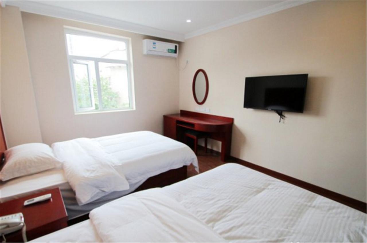 Greentree Inn Shanghai Hongqiao Hub Cao'An Road Huajiang Branch Road Express Hotel Jiading Exterior photo