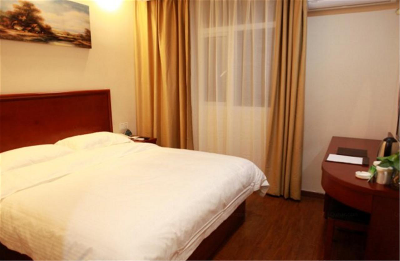 Greentree Inn Shanghai Hongqiao Hub Cao'An Road Huajiang Branch Road Express Hotel Jiading Exterior photo