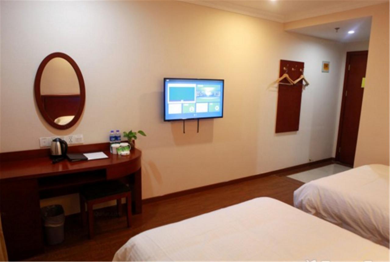 Greentree Inn Shanghai Hongqiao Hub Cao'An Road Huajiang Branch Road Express Hotel Jiading Exterior photo